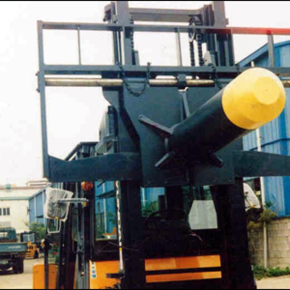 https://muhrak.com/products/load-clamp-upender-8909